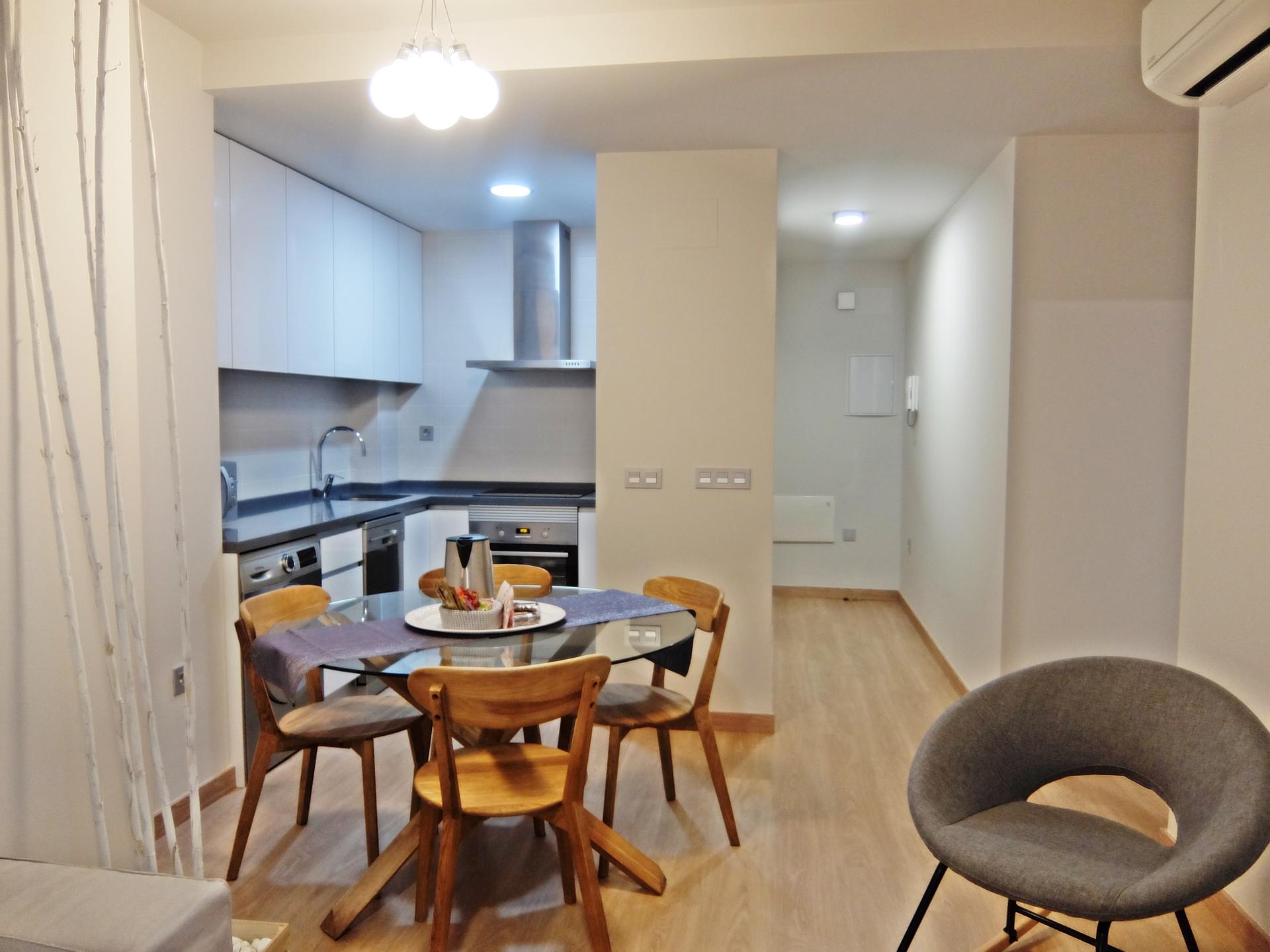 Apartament -
                                      Oliva -
                                      3 dormitoris -
                                      6 ocupants