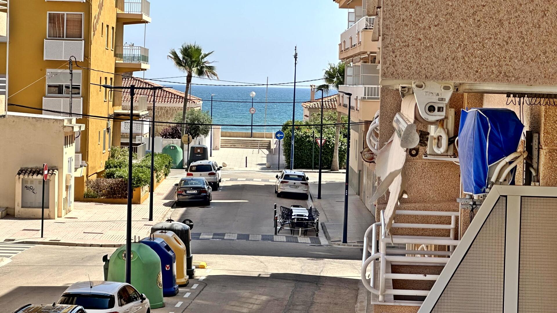 Apartament -
                        Miramar -
                        2 dormitoris -
                        5 ocupants
